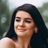 coordenadora de eventos recomendando pulseiras de identificação ID Pulseiras